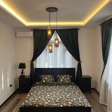 아파트 The House Ghica Tei 부쿠레슈티